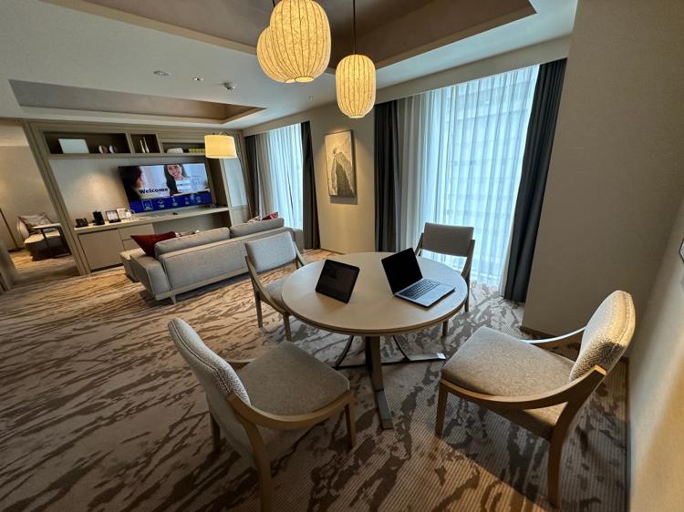 ダブルツリーbyヒルトン富山 プレミアムスイートからWork From Hotel