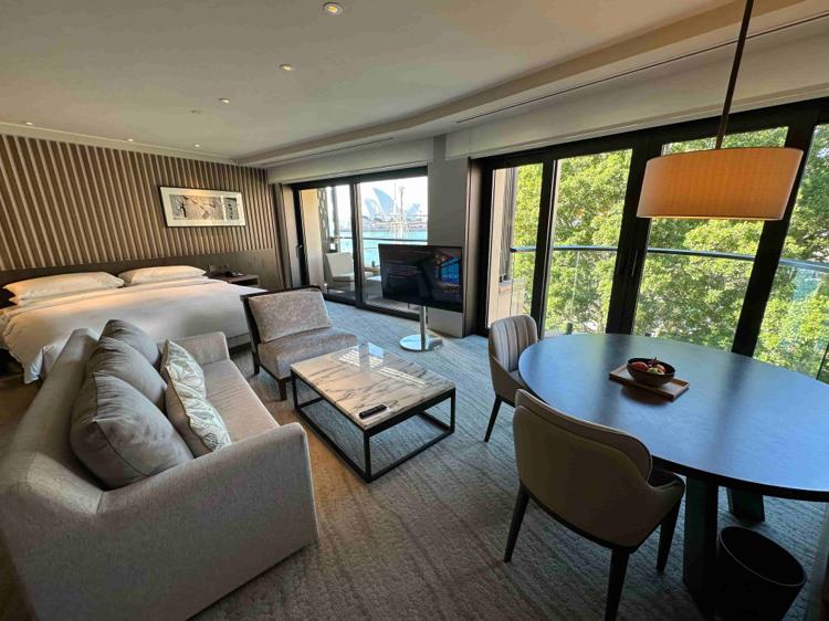 パークハイアットシドニー デラックスオペラビューからWork From Hotel